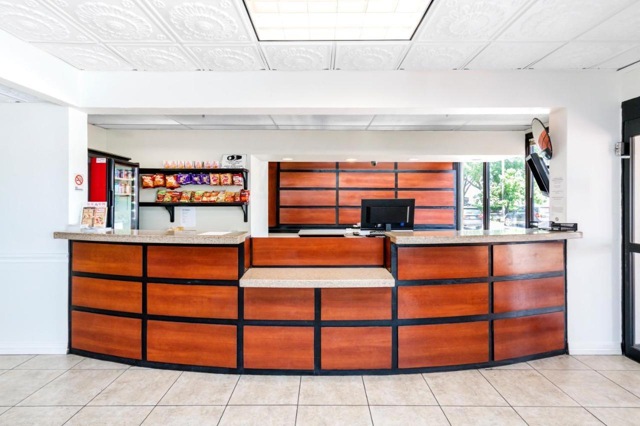 Oyo Townhouse Houston George Bush Intercontinental Ξενοδοχείο Εξωτερικό φωτογραφία